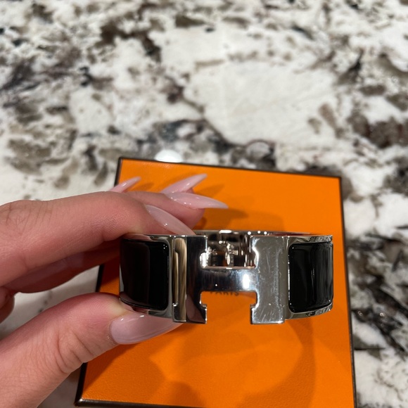 Hermes Enamel Wide Clic Clac H Bracelet PM Black - Picture 3 of 7